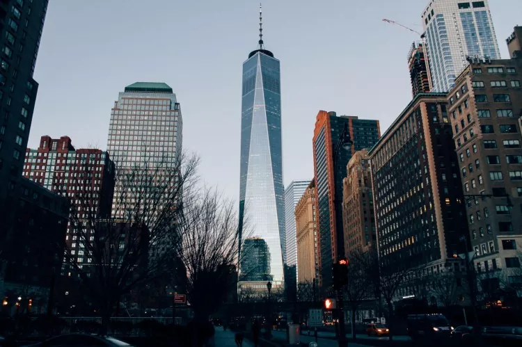 Ano ang hitsura ng World-Famous Steel Frame Financial Tower Construction?
